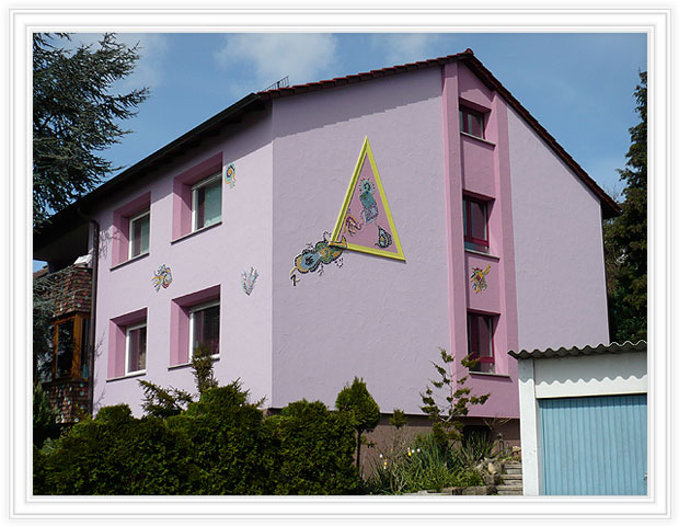 Anbringung Wärmedämm-Verbundsystem mit Polystyrol- Hartschaumplatten-Gestaltung der Fassade.